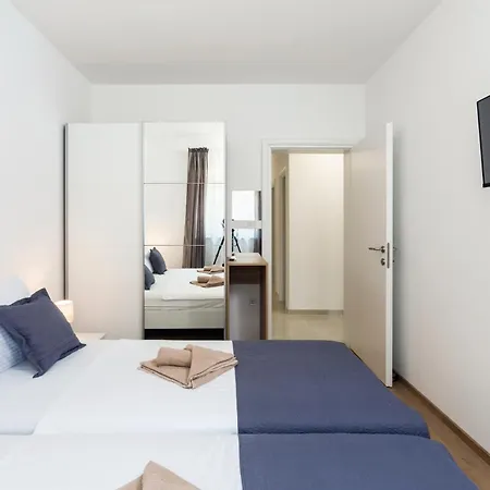 Sasa - A - Mpolo דירה מדולין