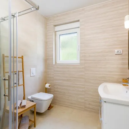 Sasa - A - Mpolo Apartament