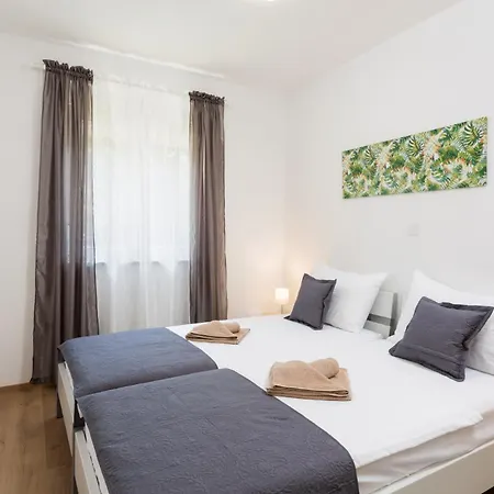 Апартаменты Sasa - A - Mpolo